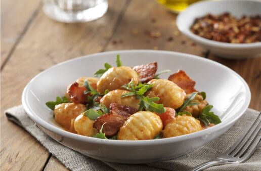 bacon-rose-gnocchi-served-in-a-bowl