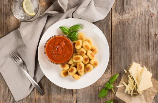 cheese-gnocchi-with-marinara-sauce-served-on-a-plate